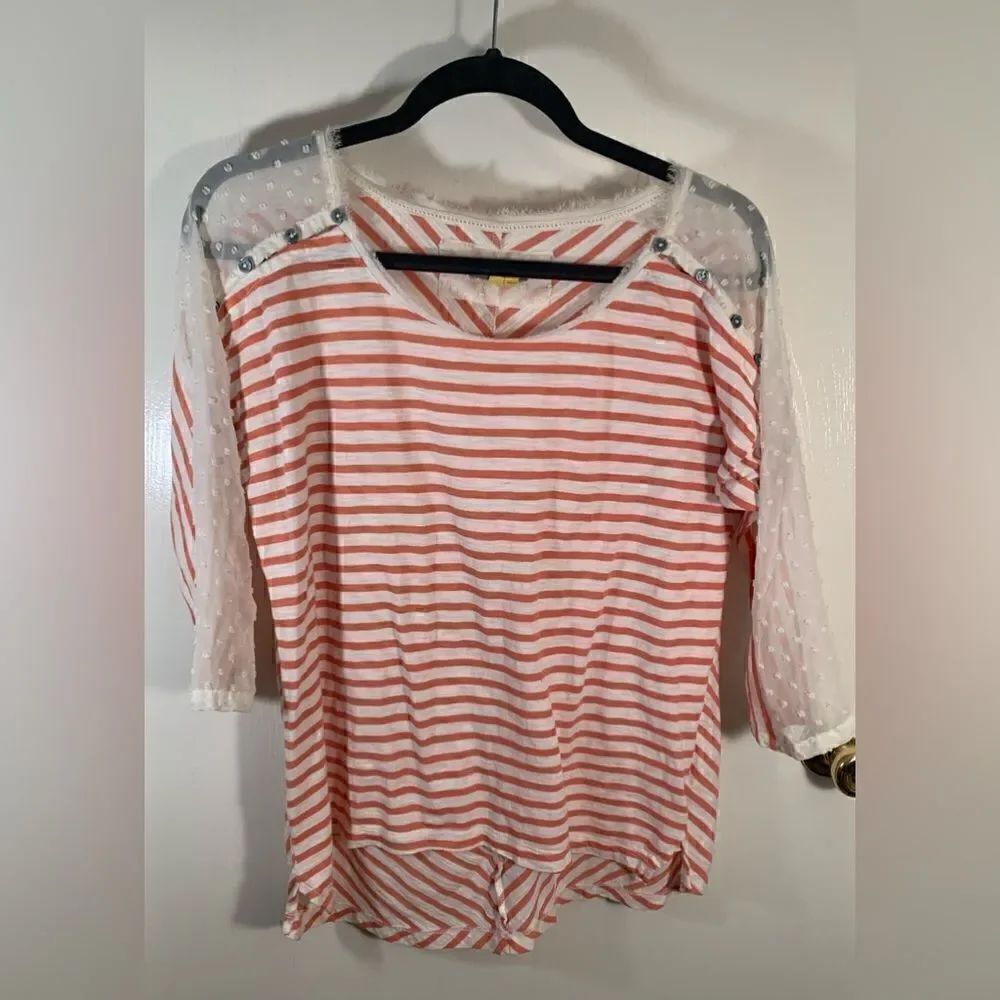 Little yellow button EUC coral/white striped lace shoulder top Size medium